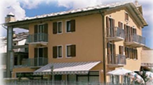 Hotel Scandola Bosco Chiesanuova Bagian luar foto