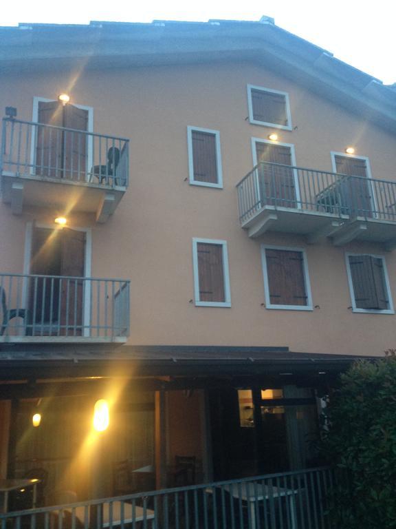 Hotel Scandola Bosco Chiesanuova Bagian luar foto