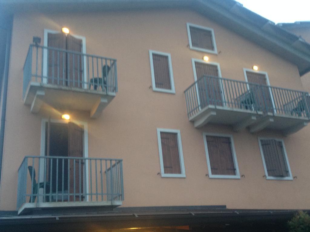 Hotel Scandola Bosco Chiesanuova Bagian luar foto