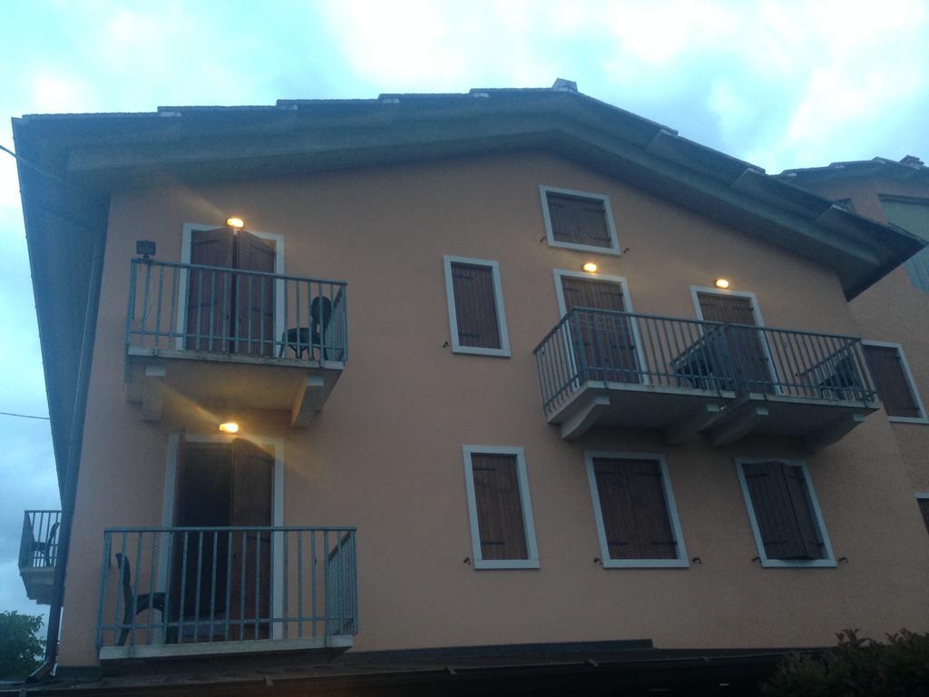 Hotel Scandola Bosco Chiesanuova Bagian luar foto