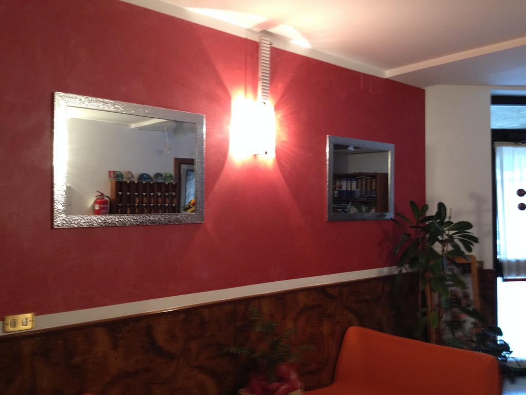 Hotel Scandola Bosco Chiesanuova Bagian luar foto