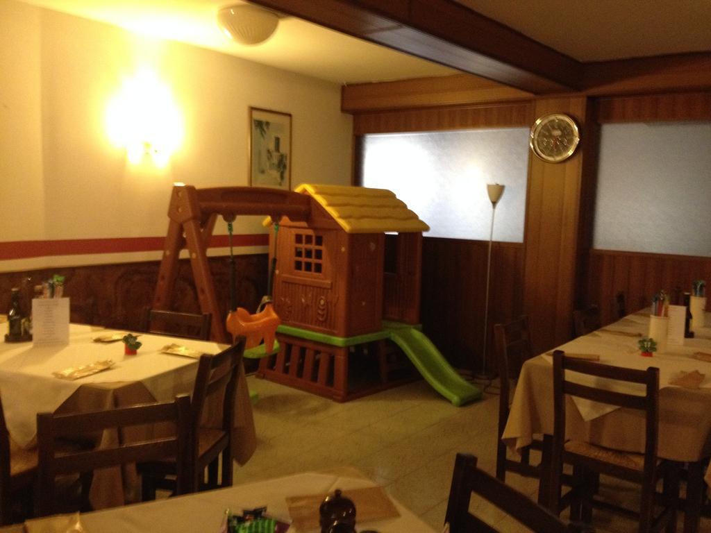 Hotel Scandola Bosco Chiesanuova Bagian luar foto